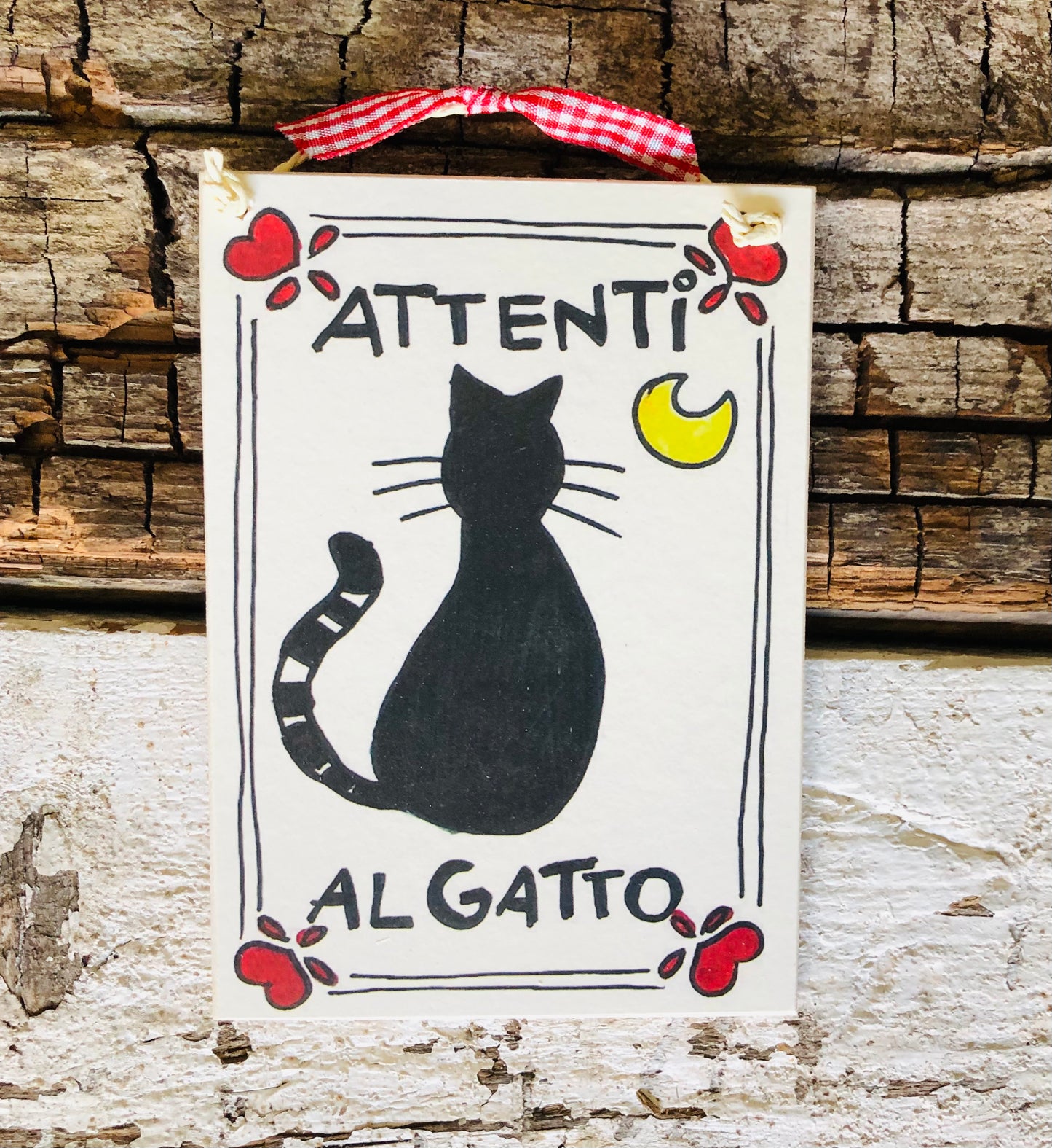Pay attention to the cat